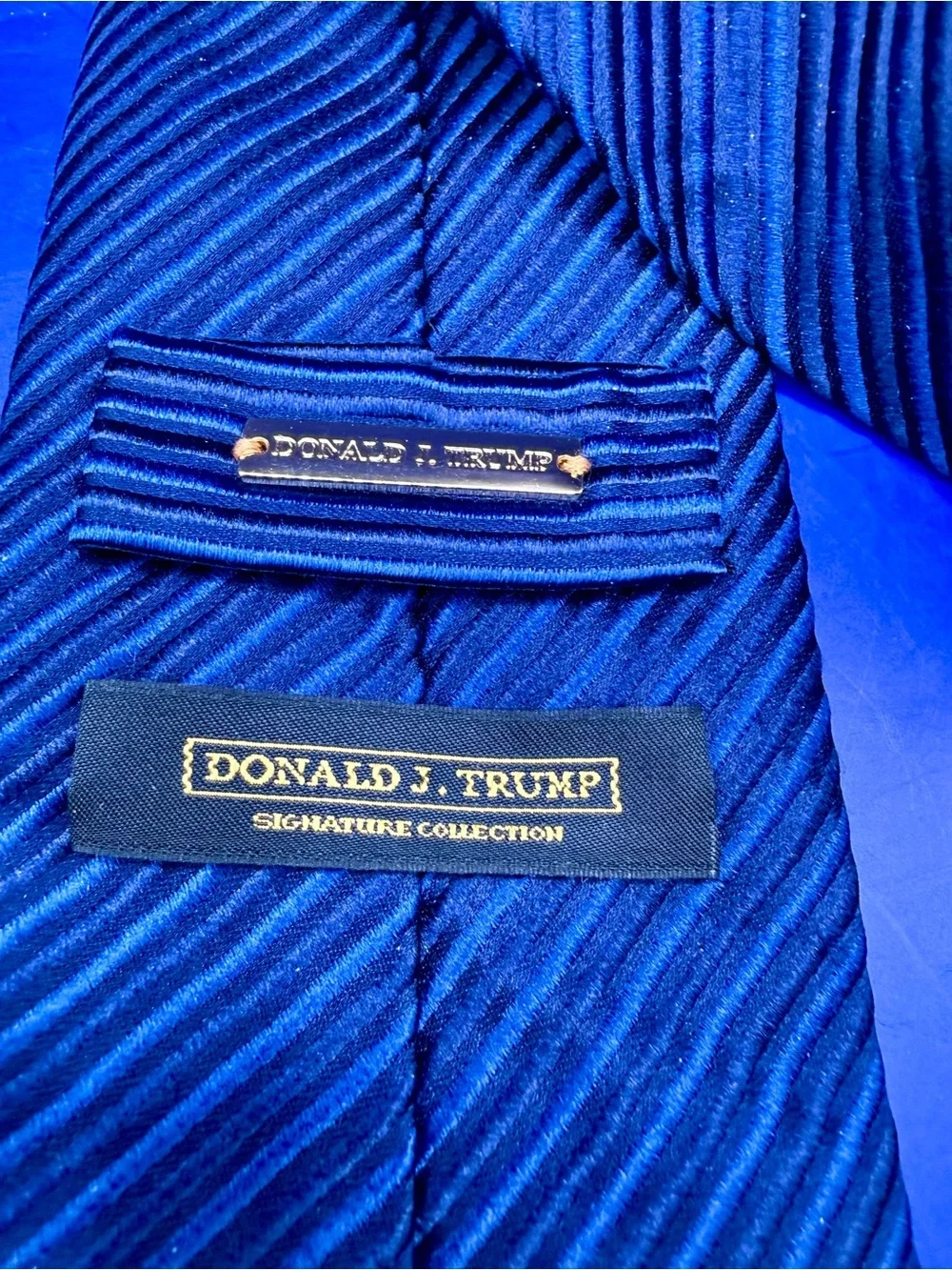 Donald J Trump Signature Collection Silk Tie Navy Blue Striped Gold Bar silk